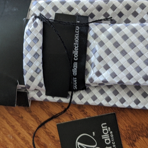 Ties - Picture 3 of 4